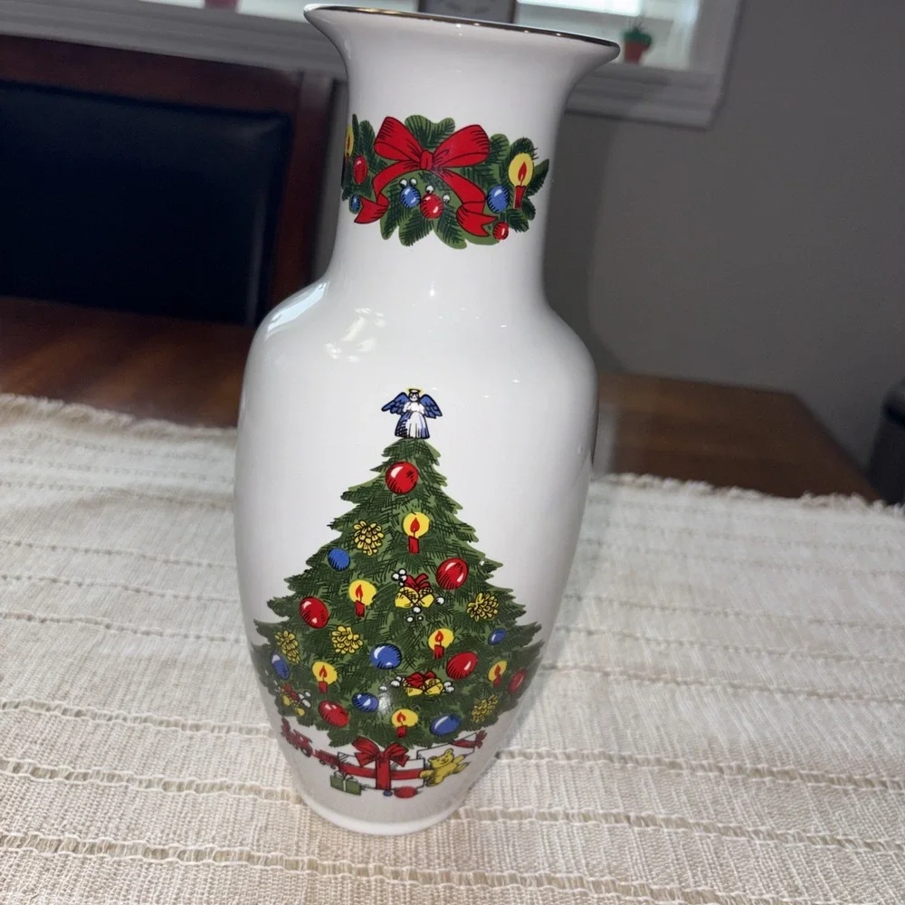 Mount Clemens Pottery CHRISTMAS TREASURE /Tree Bow w/24k Gold trim VTG